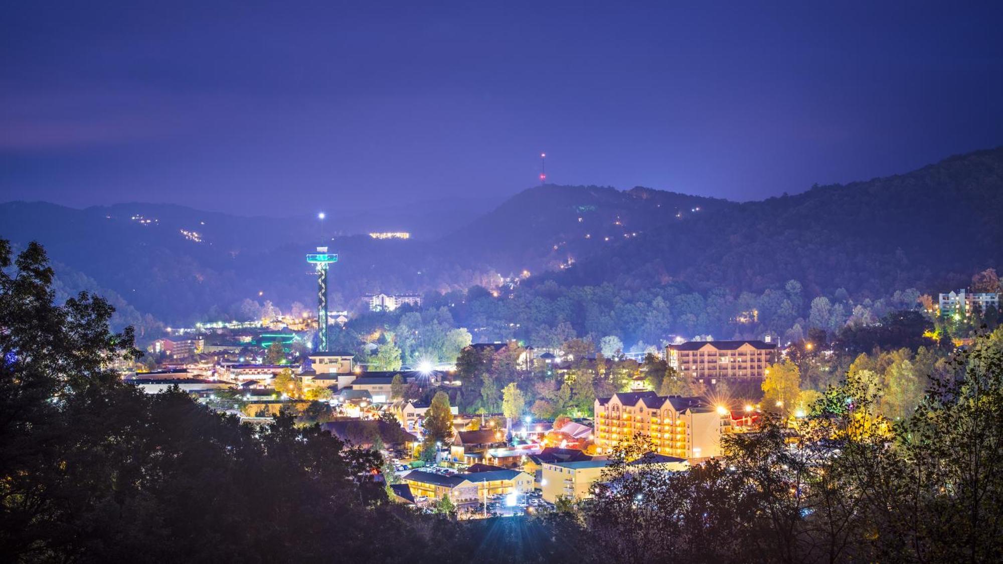 Serenity Heights, Amazing Views, Hot Tub Pool Access, 1089 Free Tickets Each Paid Day, Dollywood Gatlinburg Luaran gambar