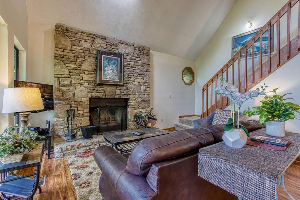 Serenity Heights, Amazing Views, Hot Tub Pool Access, 1089 Free Tickets Each Paid Day, Dollywood Gatlinburg Luaran gambar