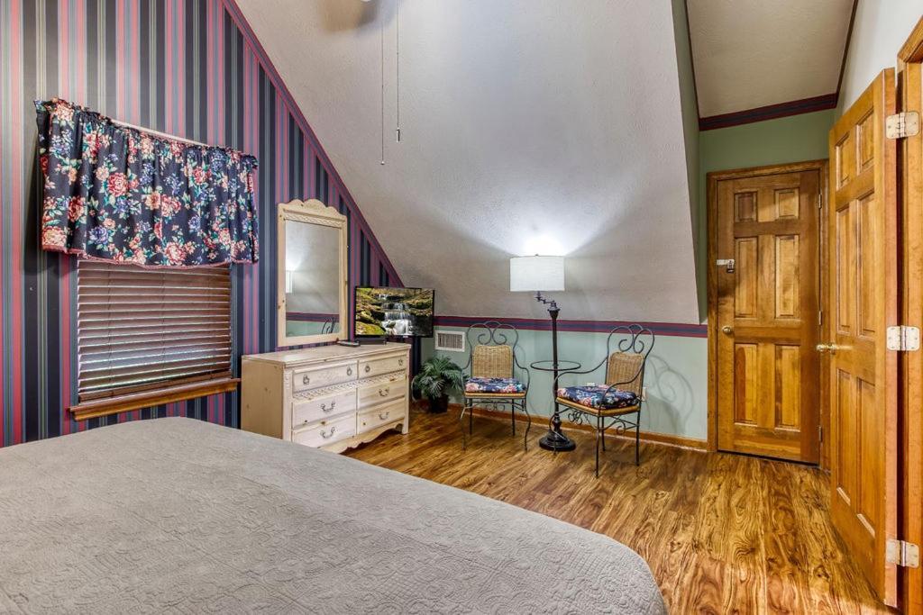 Serenity Heights, Amazing Views, Hot Tub Pool Access, 1089 Free Tickets Each Paid Day, Dollywood Gatlinburg Luaran gambar
