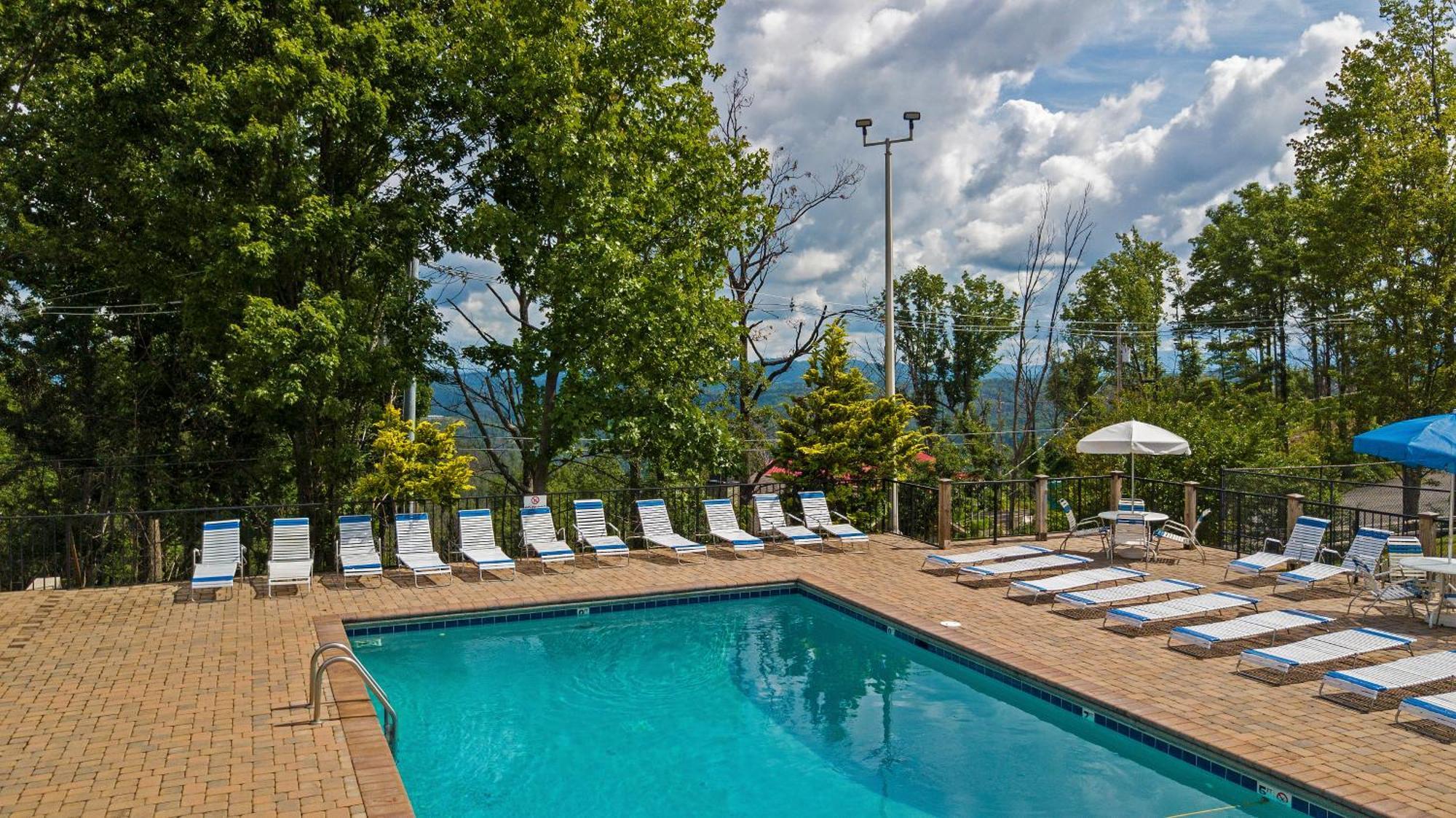 Serenity Heights, Amazing Views, Hot Tub Pool Access, 1089 Free Tickets Each Paid Day, Dollywood Gatlinburg Bilik gambar
