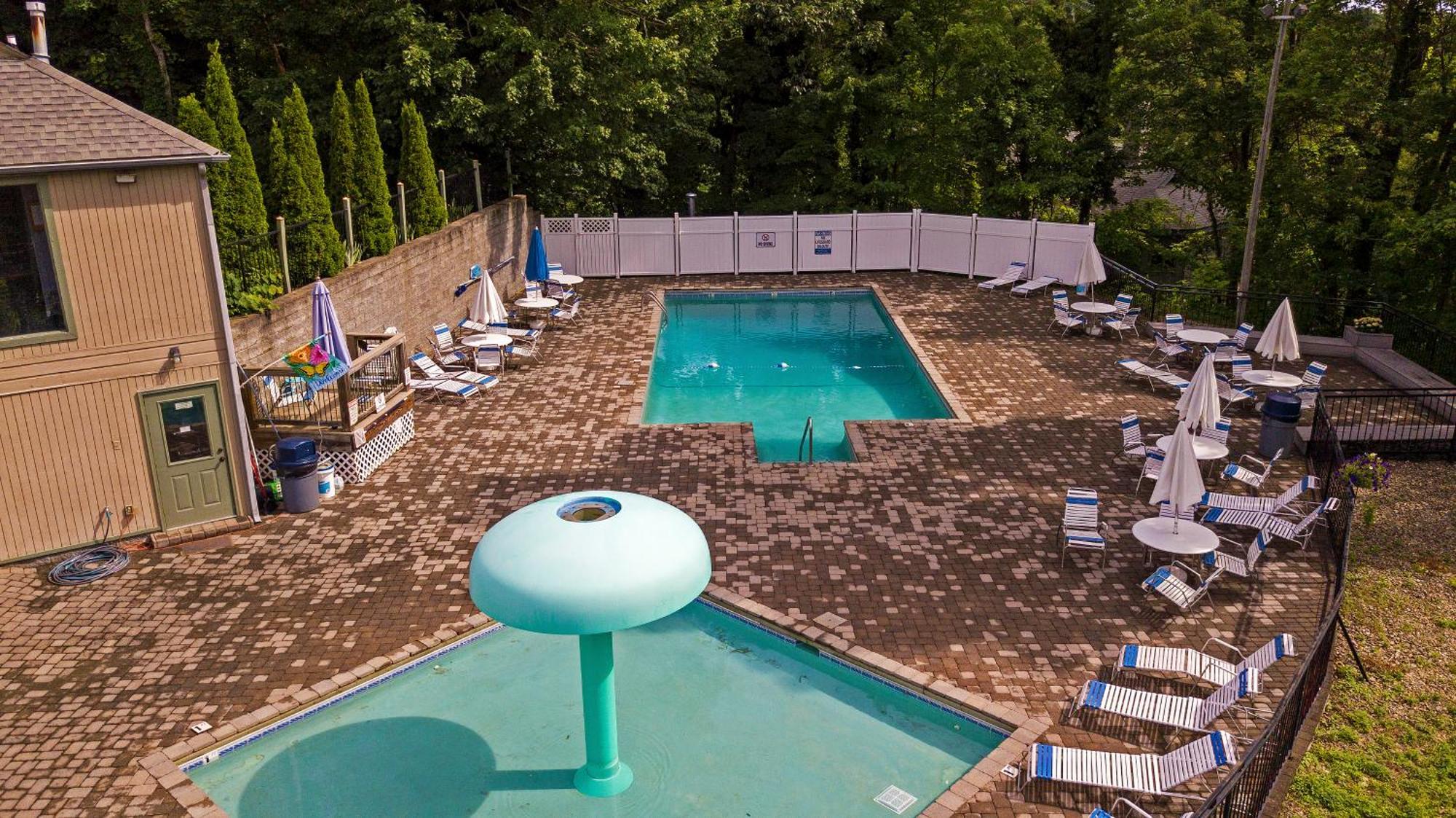 Serenity Heights, Amazing Views, Hot Tub Pool Access, 1089 Free Tickets Each Paid Day, Dollywood Gatlinburg Bilik gambar